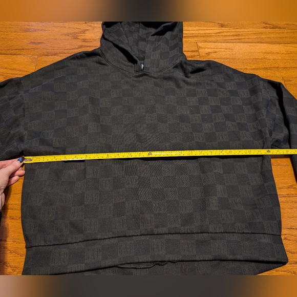 Black GAP hoodie - large - slightly cropped soft hooded sweatshirt - Checkered - Picture 9 of 10
